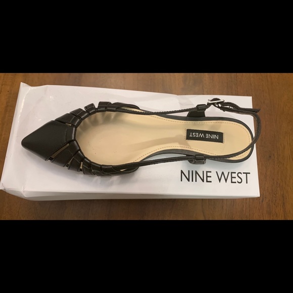 Women’s shoes - Picture 1 of 3